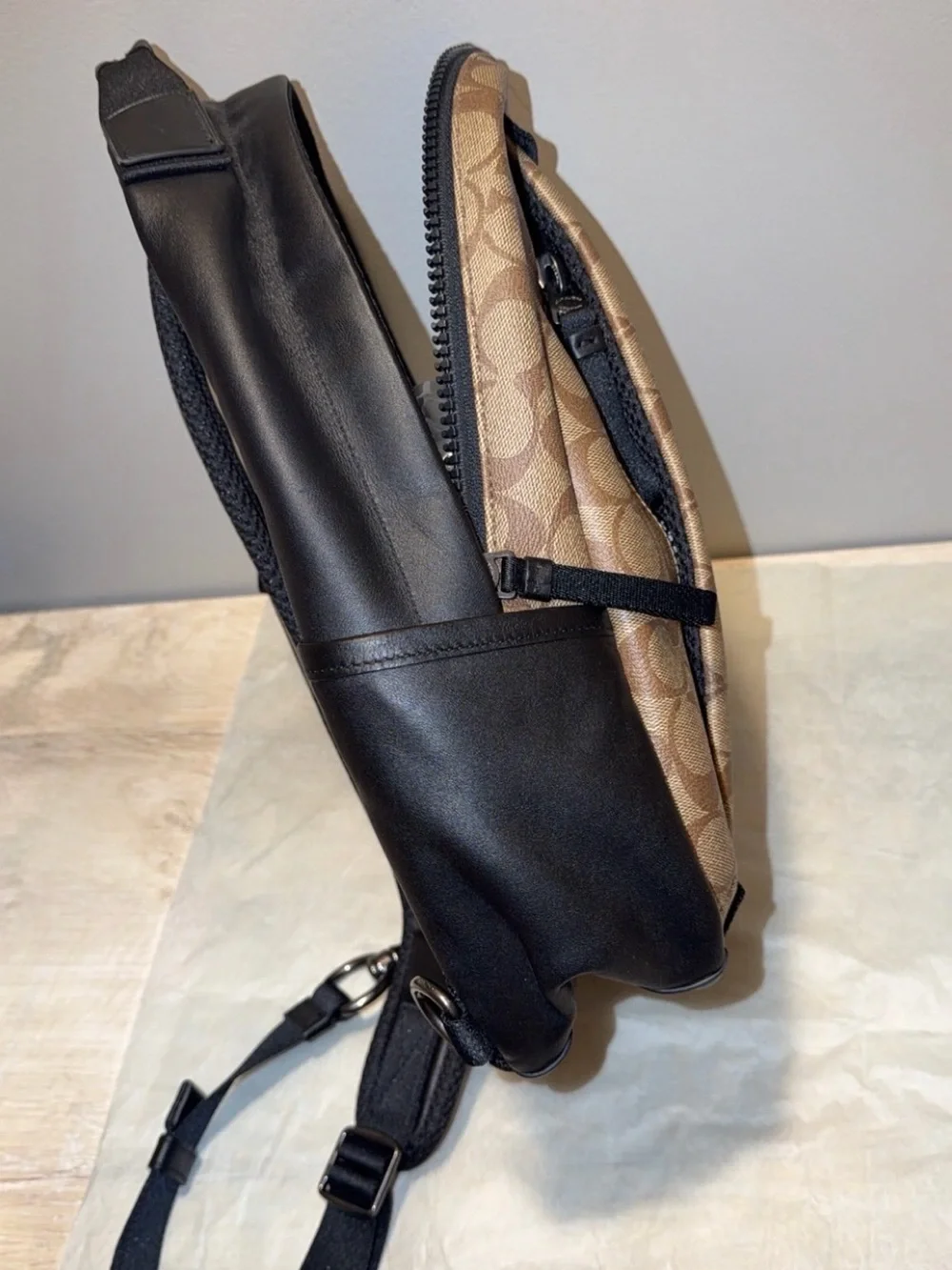 Coach Edge Pack 89909 Signature Canvas Leather Sling Crossbody Brand New